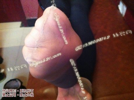 原味丝袜|袜类,臭短丝袜,致命臭(此活动MM随机,不能指定)——2014-3-11日顾客订购烤肉店05妹妹工作丝袜现收足底实拍(肉丝),不可选择MM,免费附带无水印高清收购足底实拍图。