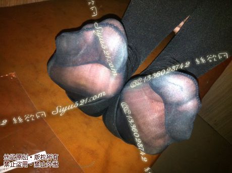 原味丝袜|袜类,臭短丝袜,致命臭(此活动MM随机,不能指定)——2014-3-24日发往海外顾客的餐厅妹妹工作丝袜现收足底实拍(黑丝),不可选择MM,免费附带无水印高清收购足底实拍图。