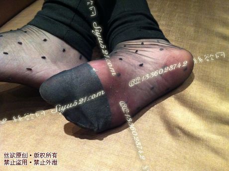 原味丝袜|袜类,臭长筒丝袜,致命臭(此活动MM随机,不能指定)——2014-4-3日顾客订购新增酒店33妹妹的工作丝袜现收足底实拍(黑丝),免费附带无水印高清收购足底实拍图。