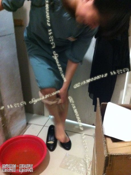 原味丝袜|袜类,臭连裤袜,爱丽丝(此活动可指定MM,但袜类随机)——2014-6月底顾客订购化妆品专柜05妹妹工作丝袜(特选-化妆品专柜05妹妹-肉丝连裤勾人的双眸酸酸的味道),此活动免费拍摄打包图