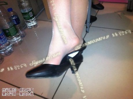 原味丝袜|袜类,臭连裤袜,爱丽丝(本土的BYD)——2014-7月中旬顾客订购化妆品05妹妹工作丝袜(特选-化妆品03妹妹-肉丝连裤),此活动免费拍摄打包图