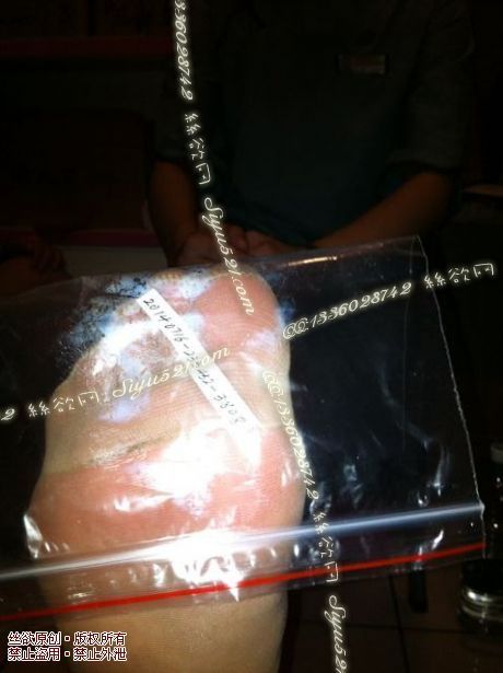 原味丝袜|袜类,臭连裤袜,爱丽丝(本土的BYD)——2014-7月中旬顾客订购化妆品03妹妹工作丝袜(特选-化妆品03妹妹-肉丝连裤),此活动免费拍摄打包图