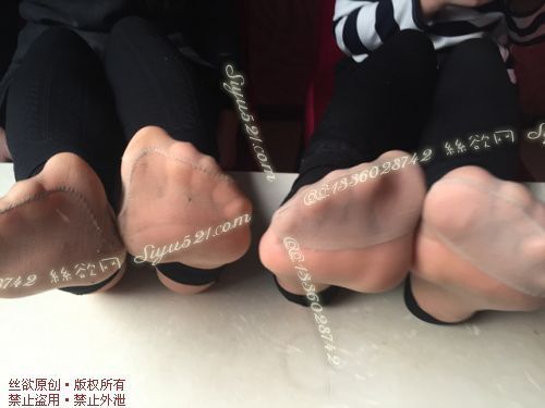 原味丝袜|袜类,臭短丝袜,群丝荟萃(此活动可指定MM，但袜类随机)——2016-10月中旬顾客订购(烤肉店2妹妹)收购现脱实拍打包图，此活动免费拍摄打包图