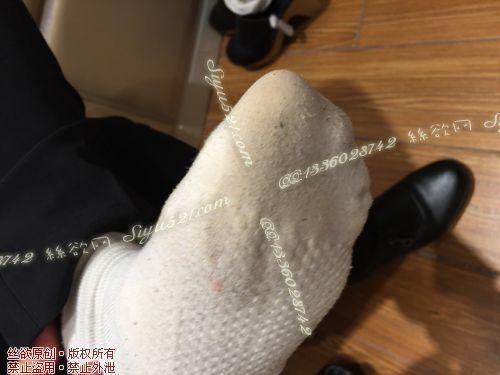 原味丝袜|袜类,臭棉袜,致命臭(此活动MM随机，不能指定)——2016年10月下旬顾客订购致命臭活动MM（【恶臭】白棉袜）现收足底实拍，不可选择MM，免费附带无水印高清收购足底实拍图。