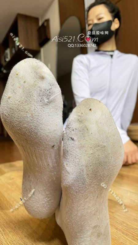 运动暴汗穿了一个礼拜的重口棉袜，极品秒，味道上头原味丝袜|袜类臭棉袜