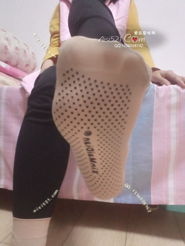 上瑜伽课穿的袜子一直懒得洗，袜子被汗渍浸到了原味丝袜|袜类其他原味袜类