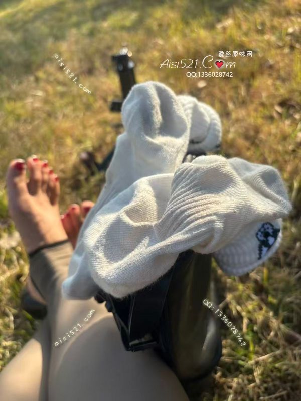 十天棉袜大汗脚在九年的长靴里每天户外走三个小时，胶皮脚泥脚汗庞臭无比。真实的味道一口上头。让你的狗懒子秒起，全网都在说我的袜子味道比伟哥都管用。下单真空发货。手慢无原味丝袜|袜类臭棉袜