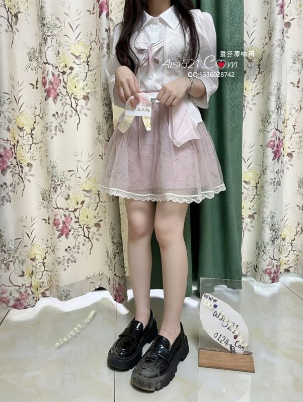 原味女鞋|鞋类,休闲平底,【本页面出亮面JK一双】主人翘腿冷冷笑： “吃饱了再舔鞋底， 今天这份‘高跟饭’， 不够干净接着添。”