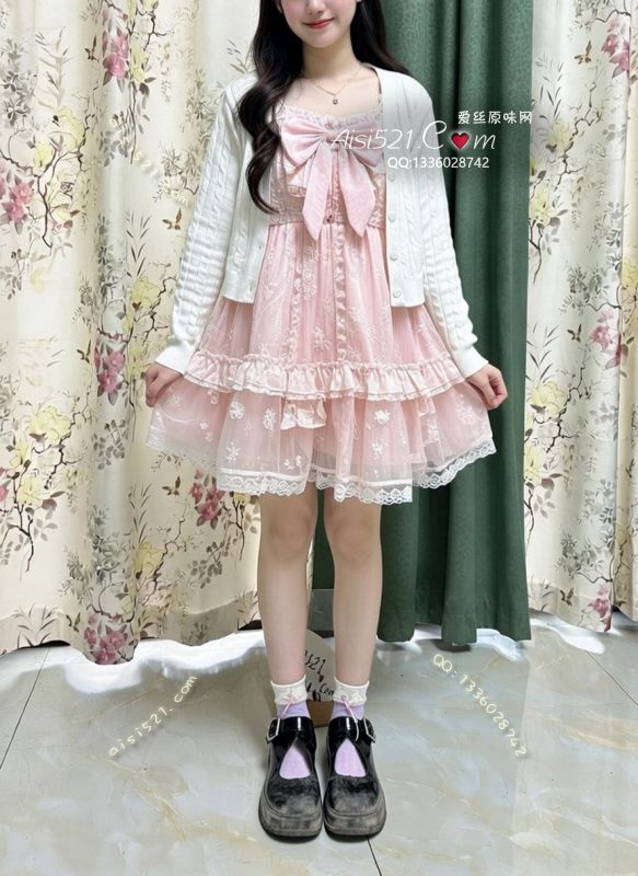 原味女鞋|鞋类,休闲平底,【本页面出蝴蝶卡扣JK鞋一双】鞋舌翻开一股陈年酸臭，贱狗直接埋脸深呼吸。