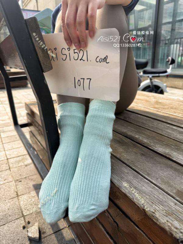 酸臭味～水蓝色棉袜都穿漏了这个穿的时间比较长半年都有了，反复的穿原味丝袜|袜类臭棉袜