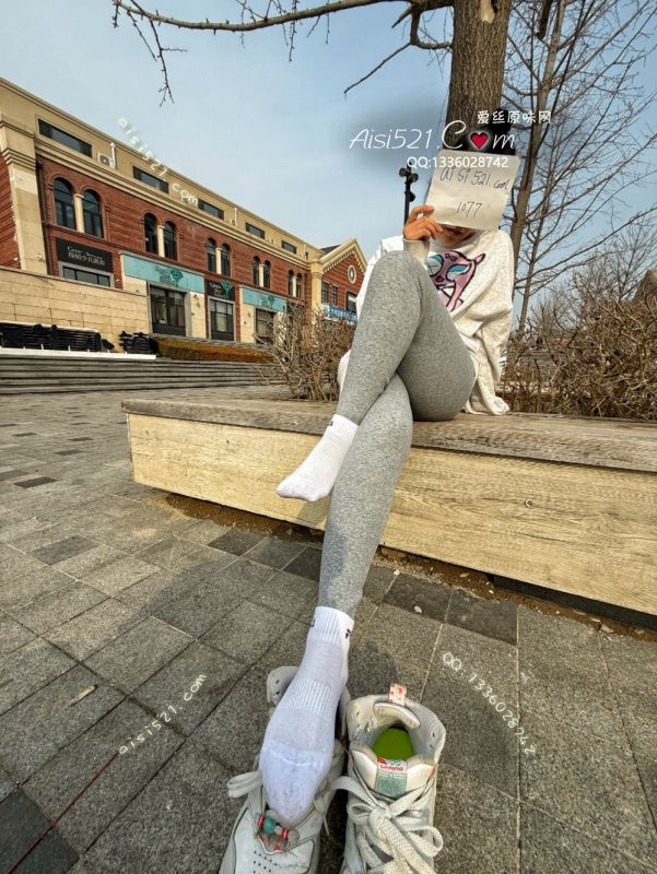 酸臭%斐乐白棉袜、这个属于酸臭哈～闻到就出画面…会出幻想原味丝袜|袜类臭棉袜