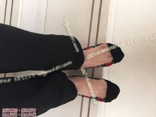 原味丝袜|袜类,臭短丝袜,致命臭(此活动MM随机，不能指定)——2016年12月中旬顾客订购致命臭活动MM（卡通丝袜）现收足底实拍，不可选择MM，免费附带无水印高清收购足底实拍图。