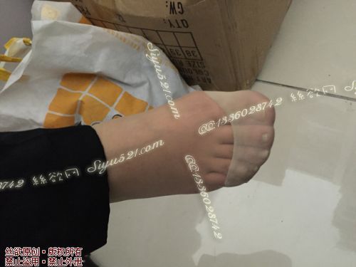 原味丝袜|袜类,臭短丝袜,致命臭(此活动MM随机，不能指定)——2016年12月下旬【赠送】顾客致命臭活动MM（高跟肉丝）现收足底实拍，不可选择MM，免费附带无水印高清收购足底实拍图。