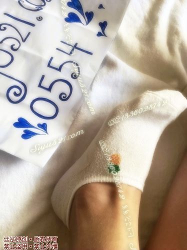 原味丝袜|袜类,臭棉袜,和皮肤零距离接触,香臭 诱惑  日本带回的白色刺绣短袜 棉袜 超级可爱,摸上去软软的,