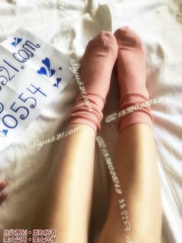 原味丝袜|袜类,臭棉袜,香臭 蜜汁诱惑的 豆沙红色小堆袜 日本带回的超级可爱的 棉袜 长长的袜筒 紧贴皮肤