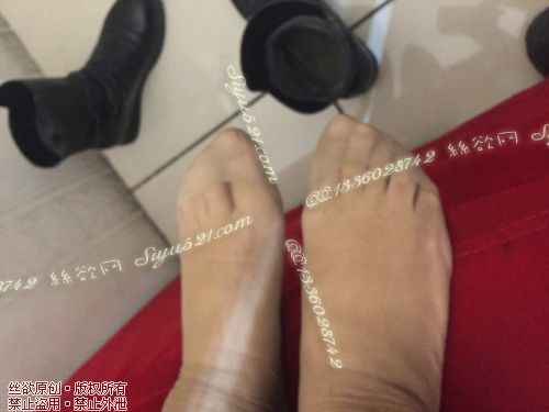 原味丝袜|袜类,臭短丝袜,致命臭(此活动MM随机，不能指定)——2017年3月初、中旬顾客订购致命臭活动MM（重口味肉丝）现收足底实拍，不可选择MM，免费附带无水印高清收购足底实拍图。