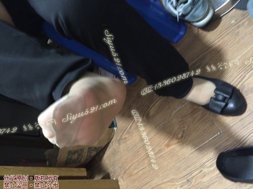 原味丝袜|袜类,臭短丝袜,爱丽丝（本土的BYD）——2017年6月初旬【赠送】顾客化妆品妹妹工作丝袜（化妆品妹妹-肉丝），此活动免费拍摄打包图可1双