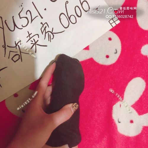 原味丝袜|袜类,臭棉袜,妹妹穿了有一年多了吆 都快破了呢 味道超赞  现货先到先得哦 ~