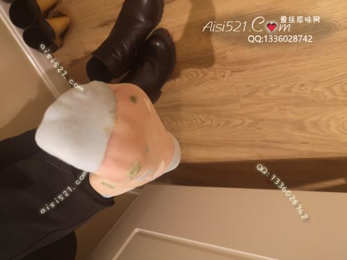 原味丝袜|袜类,臭短丝袜,致命臭(此活动MM随机,不能指定)——2018年12月初中旬顾客【双11买2赠1活动已结束挤压订单】订购(导购12妹妹-汗臭脚卡通丝)现收足底实拍