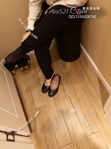 原味丝袜|袜类,臭短丝袜,致命臭(此活动MM随机,不能指定)——2018年12月初中旬顾客【双11买2赠1活动已结束挤压订单】订购(导购美女-酸臭黑丝袜)现收足底实拍