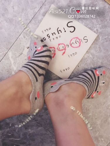 原味丝袜|袜类,臭棉袜,超臭系列の有小猫耳朵的可爱条纹袜袜