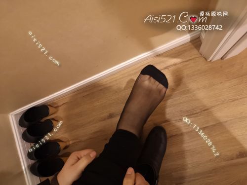 原味丝袜|袜类,臭短丝袜,致命臭(此活动MM随机,不能指定)——2019年1月初旬顾客订购(导购美女-卡通丝)现收足底实拍