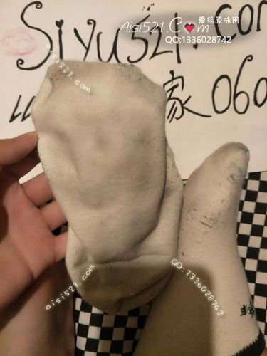 原味丝袜|袜类,臭棉袜,连穿四天的汗脚棉袜  味道很棒棒  仅此一双哦 可直接发货~