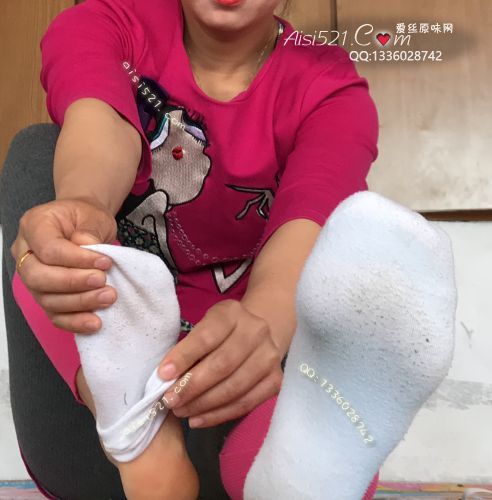 熟女丝——2019年4月份活动开始，可预订城镇熟女、商场销售汗脚丝袜活动开始，2双起订，订单备注袜子种类和收购场地原味丝袜|袜类臭棉袜