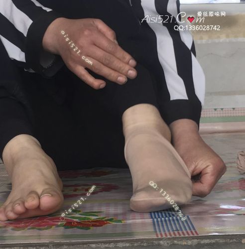 原味丝袜|袜类,臭棉袜,熟女丝——2019年4月份活动开始，可预订城镇熟女、商场销售汗脚丝袜活动开始，2双起订，订单备注袜子种类和收购场地