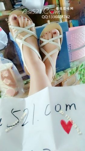 原味女鞋|鞋类,休闲平底,穿了好长时间的臭臭白色凉鞋，吸满了妹妹的脚臭味儿，想尝试妹妹的臭脚脚吗？