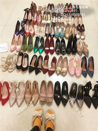 原味女鞋|鞋类,高中短跟,21张高清洗眼-爱慕们历年进贡给奶奶的细高跟战靴，分发给新来的Dogs,特惠超划算，戳鞋