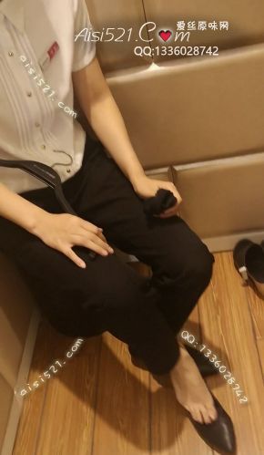 原味丝袜|袜类,臭短丝袜,爱丽丝(此活动可指定MM，但袜类随机)——2019年10月份顾客订购（导购30黑丝），现收足底实拍，此活动免费拍摄打包图