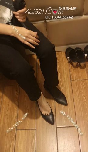 原味丝袜|袜类,臭短丝袜,爱丽丝(此活动可指定MM，但袜类随机)——2019年10月份顾客订购（导购30黑丝），现收足底实拍，此活动免费拍摄打包图