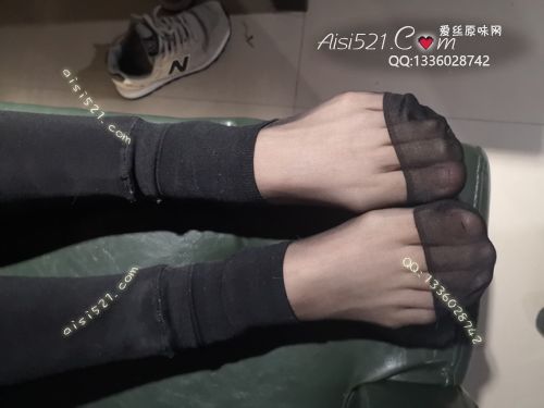 原味丝袜|袜类,臭短丝袜,爱丽丝(此活动可指定MM，但袜类随机)——2019年11月份顾客订购（烤肉07黑丝），现收足底实拍，此活动免费拍摄打包图