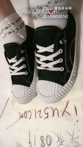 原味女鞋|鞋类,休闲平底,黑色帆布鞋汗脚味浓烈