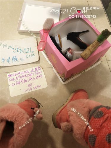 原味女鞋|鞋类,高中短靴,需要一份证明我不是一个人而是一双鞋，需要妈咪签字的！请玉足伸到高跟鞋嘴里把我穿上，踩在脚下让我闭嘴吧【本页面出售的是主人的橘色雪地靴一双】