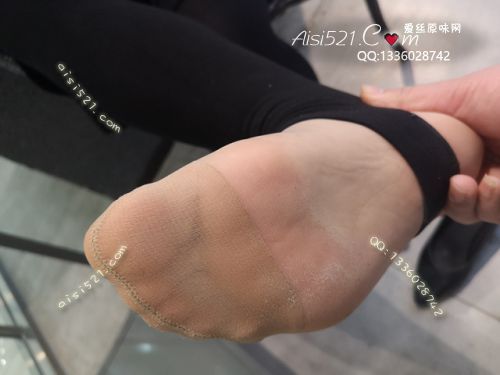 原味丝袜|袜类,臭短丝袜,爱丽丝(此活动可指定MM，但袜类随机)——2020年4月份顾客订购（奢店03性感肉丝），现收足底实拍，此活动免费拍摄打包图