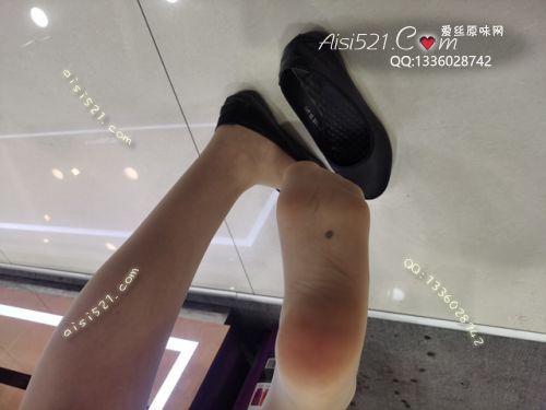 原味丝袜|袜类,臭连裤袜,爱丽丝(此活动可指定MM，但袜类随机)——2020年9月份顾客订购（化妆品妹妹肉色连裤），现收足底实拍，此活动免费拍摄打包图