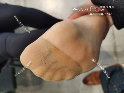 原味丝袜|袜类,臭短丝袜,爱丽丝(此活动可指定MM，但袜类随机)——2020年9月份顾客订购（奢店03肉丝），现收足底实拍，此活动免费拍摄打包图