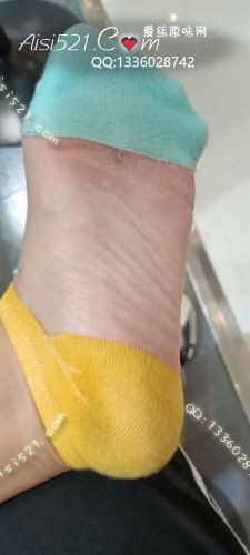 原味丝袜|袜类,臭短丝袜,爱丽丝(此活动可指定MM，但袜类随机)——2020年10月份【买2增1活动期间】顾客订购（导购卡通丝）现收足底实拍，此活动免费拍摄打包图