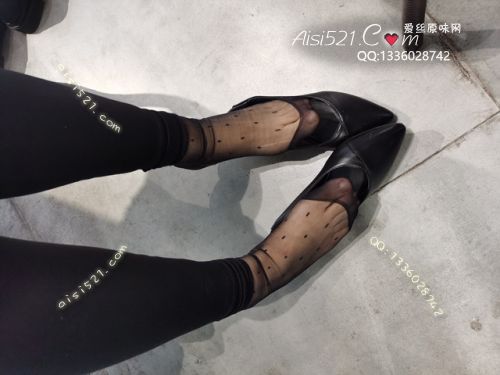 原味女鞋|鞋类,高中短跟,爱丽丝(此活动可指定MM，但袜类随机)——2020年11月份顾客订购（奢店03工作鞋）现收足底实拍，此活动免费拍摄打包图