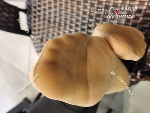 原味丝袜|袜类,臭短丝袜,爱丽丝(此活动可指定MM，但袜类随机)——2020年11月份顾客订购（奢店03肉色短丝）现收足底实拍，此活动免费拍摄打包图