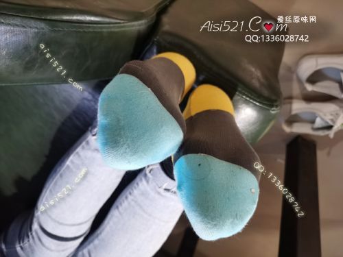 原味丝袜|袜类,臭短丝袜,致命臭(此活动MM随机，不能指定)——2020年10月份顾客订购（烤肉店妹妹卡通丝）现收足底实拍