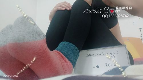 原味丝袜|袜类,臭棉袜,厚厚的羊毛袜，主人的袜袜不臭哦，是一种独特而迷人的汗香味，适合口味清淡的GG享用