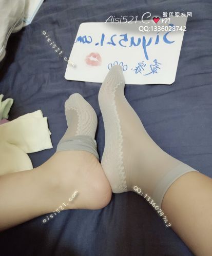 原味丝袜|袜类,臭短丝袜,臭死你，塞嘴中，可以嚼出汁水来，重口味的拍这个套餐