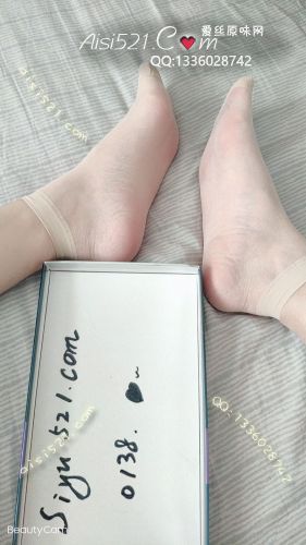 原味丝袜|袜类,臭短丝袜,肉色超薄短丝，主人的丝袜不臭哦，含在嘴里是独特的汗香~~