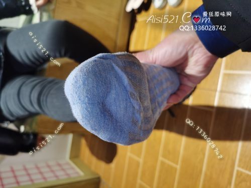 原味丝袜|袜类,臭短丝袜,爱丽丝(此活动可指定MM，但袜类随机)——2020年12月份顾客订购（导购36卡通丝）现收足底实拍，此活动免费拍摄打包图