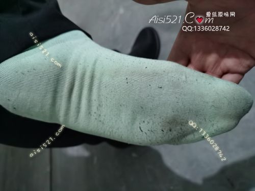 原味丝袜|袜类,臭棉袜,爱丽丝(此活动可指定MM，但袜类随机)——2020年12月份顾客订购（珠宝02白色棉袜）现收足底实拍，此活动免费拍摄打包图