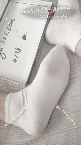 原味丝袜|袜类,臭棉袜,白色短棉袜，主人的袜袜不臭哦，含在嘴里是独特的汗香~~
