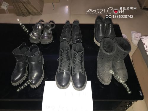 原味女鞋|鞋类,休闲平底,女王穿了很久的汗臭味十足的超重口鞋子，熏的你鸡邦硬，都是品牌鞋子，达芙妮，金利来，匡威的板鞋，每个都很贵，都很重口，可以闭眼入